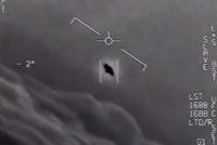 Videa s UFO jsou skutečná, potvrdilo Námořnictvo Spojených států amerických