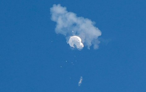 Čínský meteorologický balon kvůli podezření ze špinoáže Američané sestřelil již 4. února.