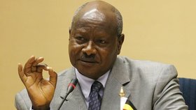 Prezident mění mokasíny za „trekovky“. Týden se bude proplétat džunglí