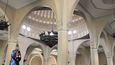 Interiér Národní mešity je mimo dobu modliteb návštěvníkům přístupný