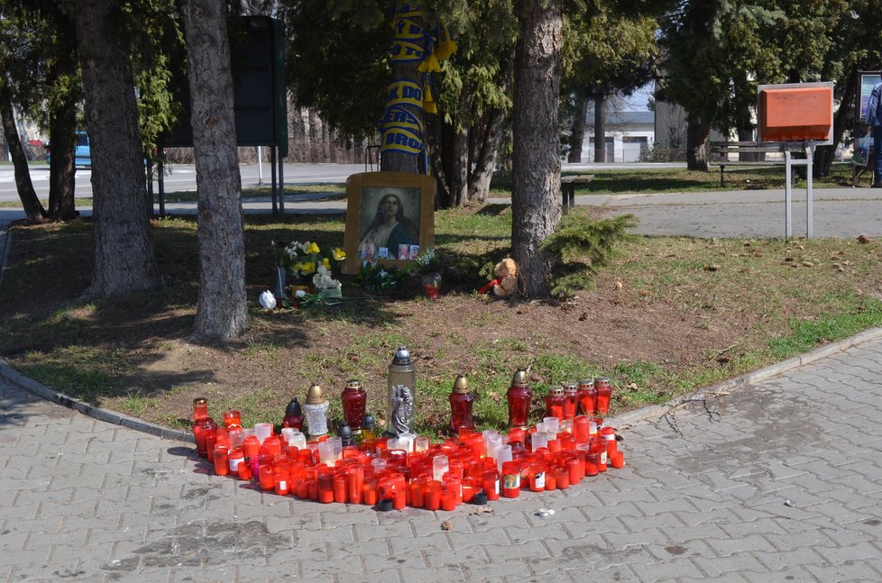 Šílený střelec zabil v Uherském Brodě osm lidí. Sám se pak zastřelil.