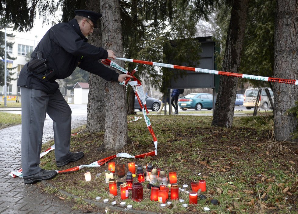 Masakr v Uherském Brodu: Policisté na místě střelby