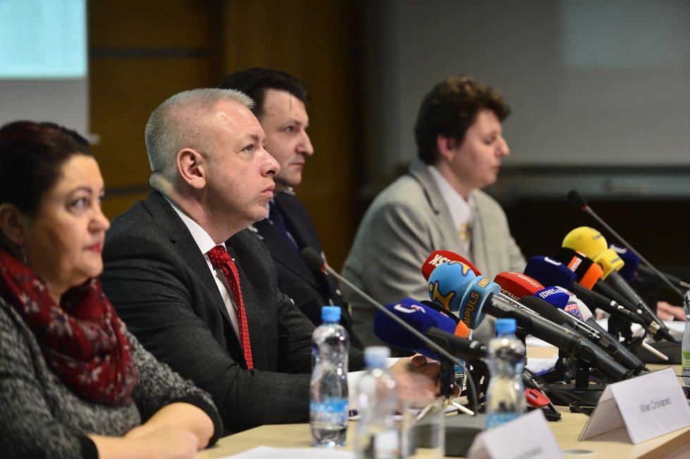 Na tiskové konferenci byl zhodnocen policejní zásah v restauraci Družba.