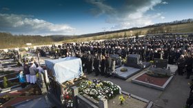 Rodina dnes pohřbila Václava Jančaříka
