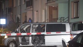 Manželka střelce z Uherského Brodu se zabarikádovala v bytě. Na místo musela vyrazit zásahovka