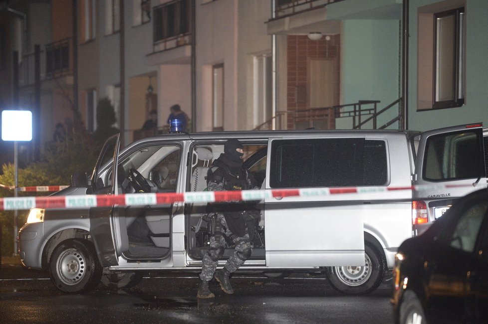 Manželka střelce z Uherského Brodu se zabarikádovala v bytě. Na místo musela vyrazit zásahovka