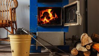 Emisní povolenky pro domácnosti se odkládají o rok. Míří do kategorie časované bomby Emisní povolenky pro domácnosti se odkládají o rok. Míří do kategorie časované bomby