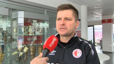 Trenér Slavie Dušan Uhrin mladší si pochvaluje posilování kádru