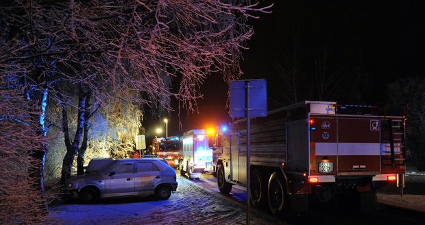 V chatové kolonii v pražské Uhříněvsi uhořel muž.