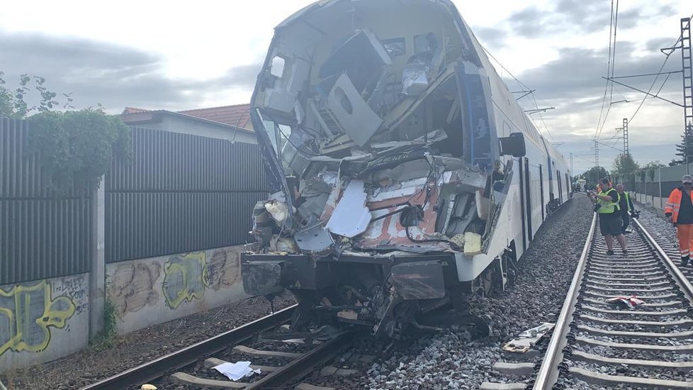 Nehoda vlaku a nákladního auta v Uhříněvsi, 6. září 2019