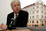 Vysokou školu celebrit UJAK vede rektor Luboš Chaloupka