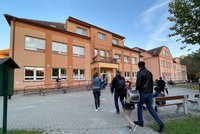 Z nákazy po špagetách hlavní téma voleb? Salmonela porazila vedení Újezdu!