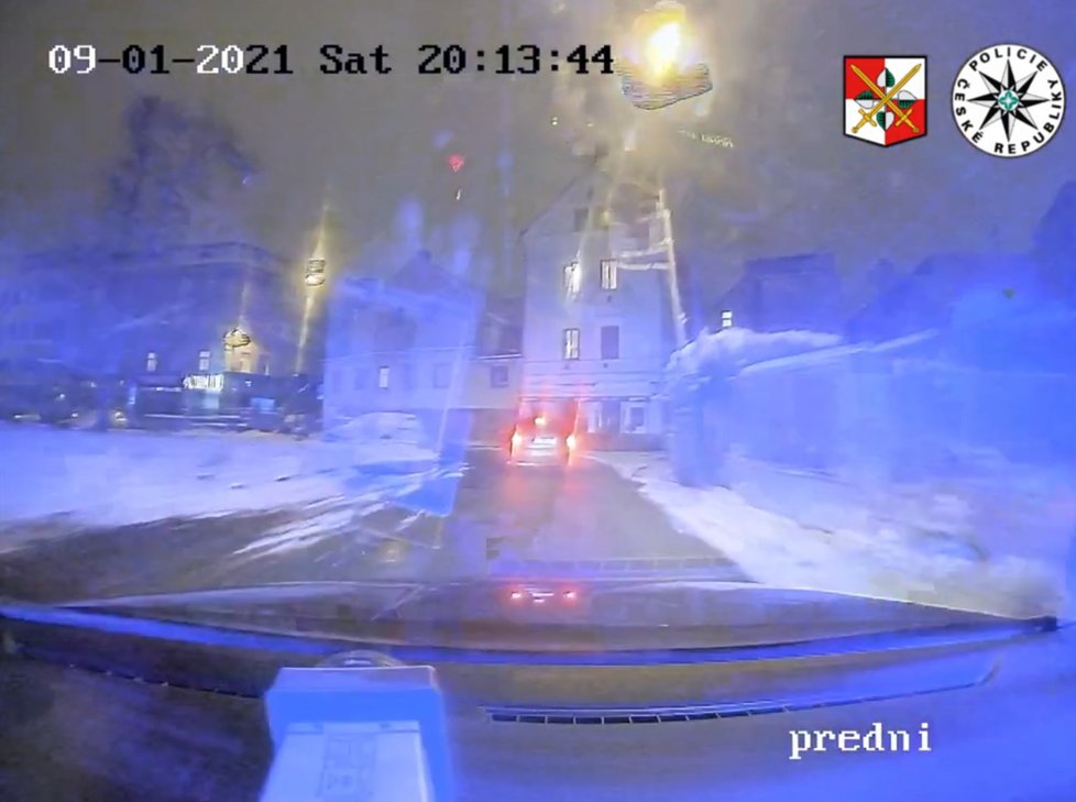 Řidič se snažil ujet policistům v Liberci.