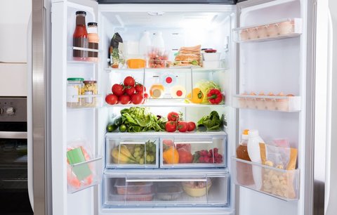 Aby ovoce a zelenina v létě vydržely: 7 rad pro čerstvost! Co dát do lednice a co do spíže?