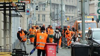 Živoření za dvacet tisíc měsíčně? Tohle je žebříček deseti nejhůře placených prací v Česku Živoření za dvacet tisíc měsíčně? Tohle je žebříček deseti nejhůře placených prací v Česku