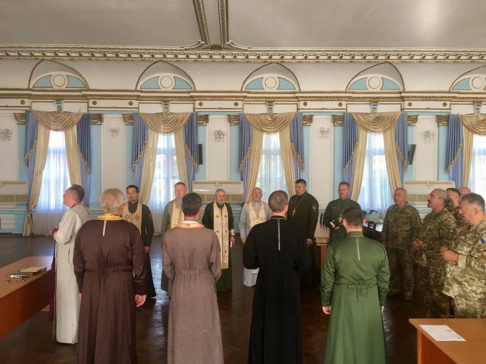 Školení kaplanů na vojenské akademii v Oděse.