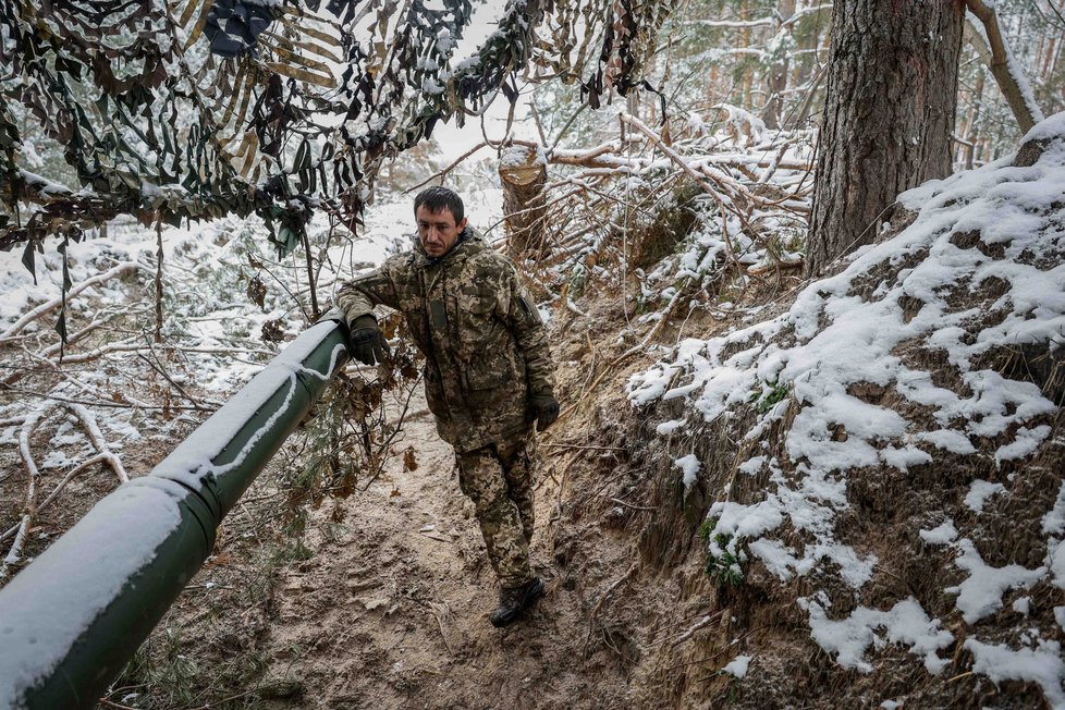 Ukrajinští vojáci poblíž frontové linie v Doněcké oblasti (23.11.2023)
