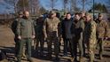Zelenskyj, Zalužnyj a Umerov mezi ukrajinskými vojáky (3.11.2023)