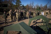 20 ukrajinských vojáků zemřelo, když si přišlo pro vyznamenání. Na místo dopadla raketa Rusů