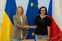 Poslanci zatrhli Urbanové cestu na Ukrajinu: Stejně do Kyjeva vyrazila!