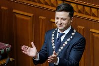 Nový prezident Ukrajiny Zelenskyj se ujal funkce. Komik hned rozpustil parlament