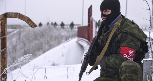  Ukrajinská armáda prý ovládla velkou část letiště v Doněcku 