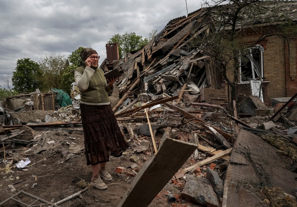 Ruské bombardování zničilo rodinný dům ve Slovjansku (11. 5. 2023).