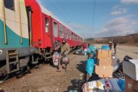 Humanitární vlak z Brna stojí v Košicích: Slovenské úřady řeší, jak ho pustit na Ukrajinu