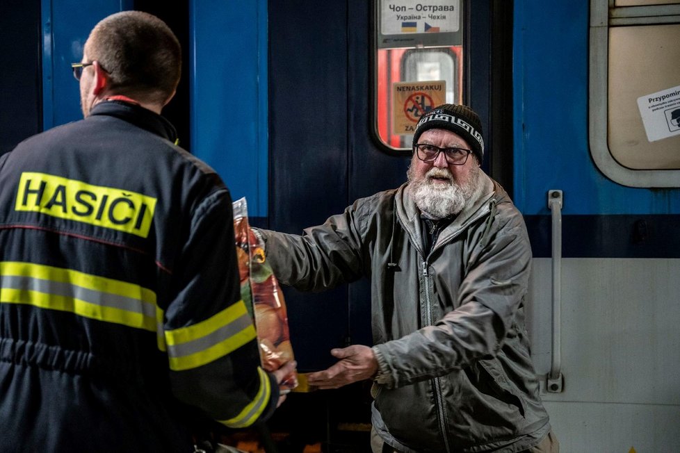 Iniciativa Železnice pomáhá vypravila pro ukrajinské uprchlíky dva zvláštní vlaky.