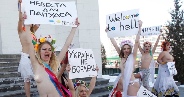 "Ukrajina není žádný bordel," pořvávaly polonahé Ukrajinky