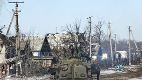 Tank proruských separatistů u vesnice Nikishine