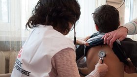 Lékaři bez hranic pomáhají uprchlíkům na východní Ukrajině