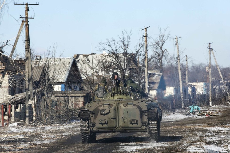 Tank proruských separatistů u vesnice Nikishine.