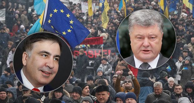 Ukrajina: Tisíce lidí kvůli deportaci Saakašviliho vyzývaly k odchodu Porošenka
