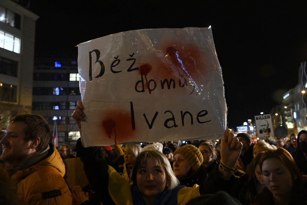 Demonstrace na Václaváku za Ukrajinu.