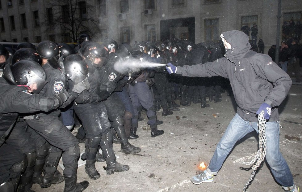 Kyjev opět na vlně revoluce a násilných demonstrací