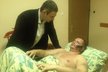 Opoziční předák Vitalij Kličko navštívil uneseného a těžce zraněného demonstranta v nemocnici