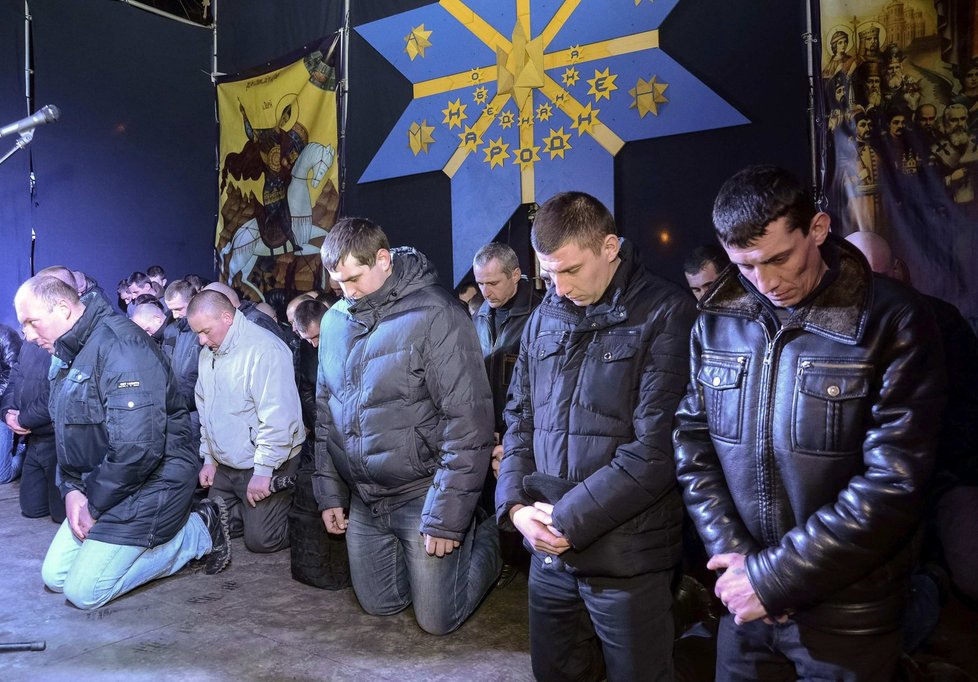 Policisté se káli za násilnosti, při kterých jen v Kyjevě zemřelo minulý týden na osm desítek lidí