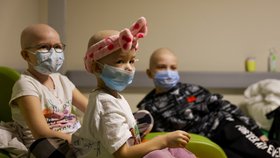 Utrpení dětí v Kyjevě: Nemocnice zachraňuje zraněné i kojence, stěhuje je do sklepa