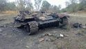Zničené tanky v Novorusku, totiž na východě Ukrajiny. Zničené tanky v Novorusku, totiž na východě Ukrajiny.