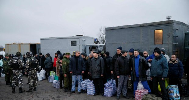 Výměna zajatců mezi Ukrajinou a proruskými separatisty 