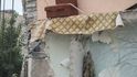 Válka pokračuje i v Donbasu. V Doněcké oblasti zasáhla střela obytný dům (10. 7. 2022)