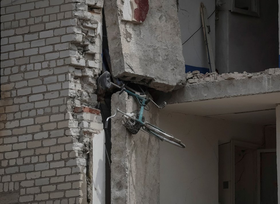 V Doněcké oblasti zasáhla střela obytný dům (10. 7. 2022)