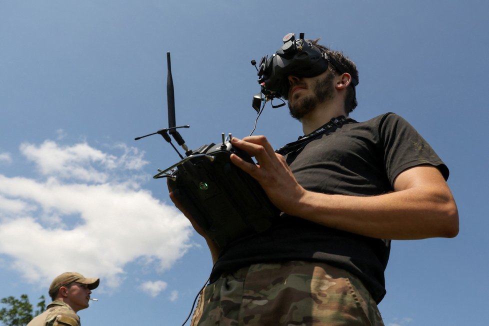 Ukrajinští mariňáci v Doněcké oblasti cvičí s drony (24. 7. 2023).