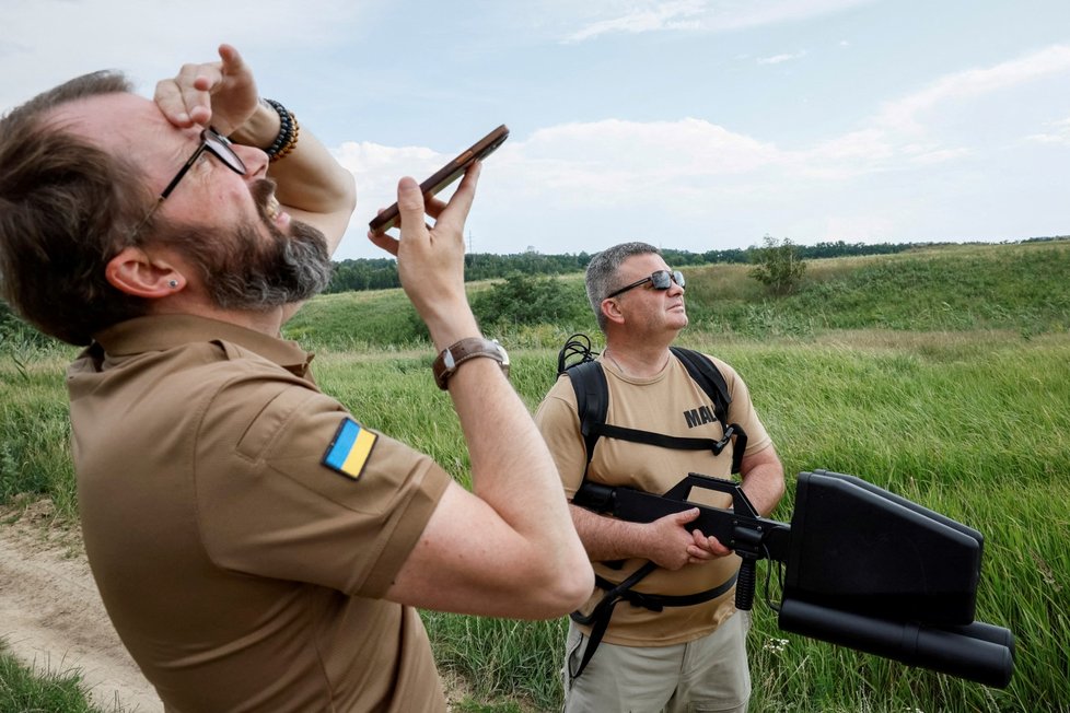 Trénink s protidronovou puškou na Ukrajině (30. 6. 2023)