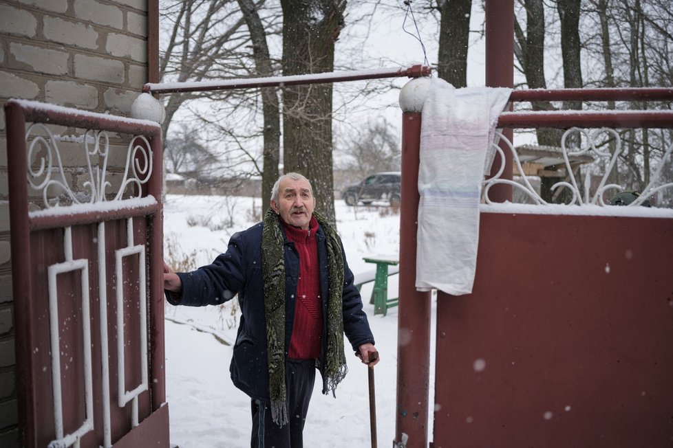 Dobrovolníci pomáhají s evakuací obyvatel poblíž fronty v Donbasu (12. 2. 2023)