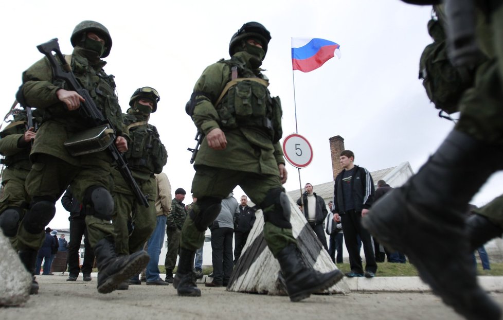 Rusové dál posilují jednotky na ukrajinském Krymu