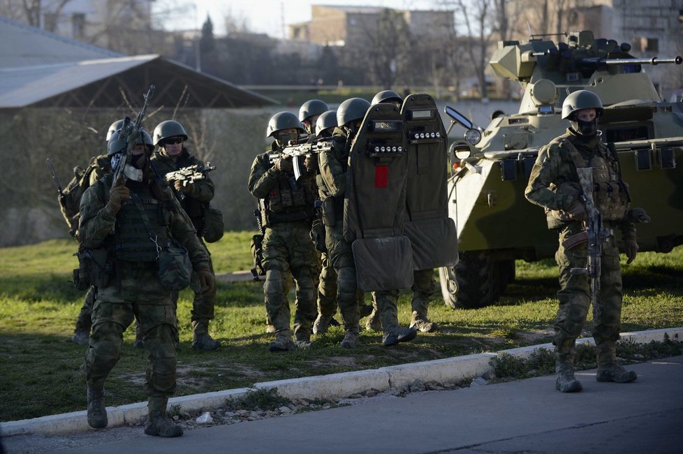 Ukrajinští vojáci se vzdali obrany Krymu: Rusové měli příliš velkou přesilu...