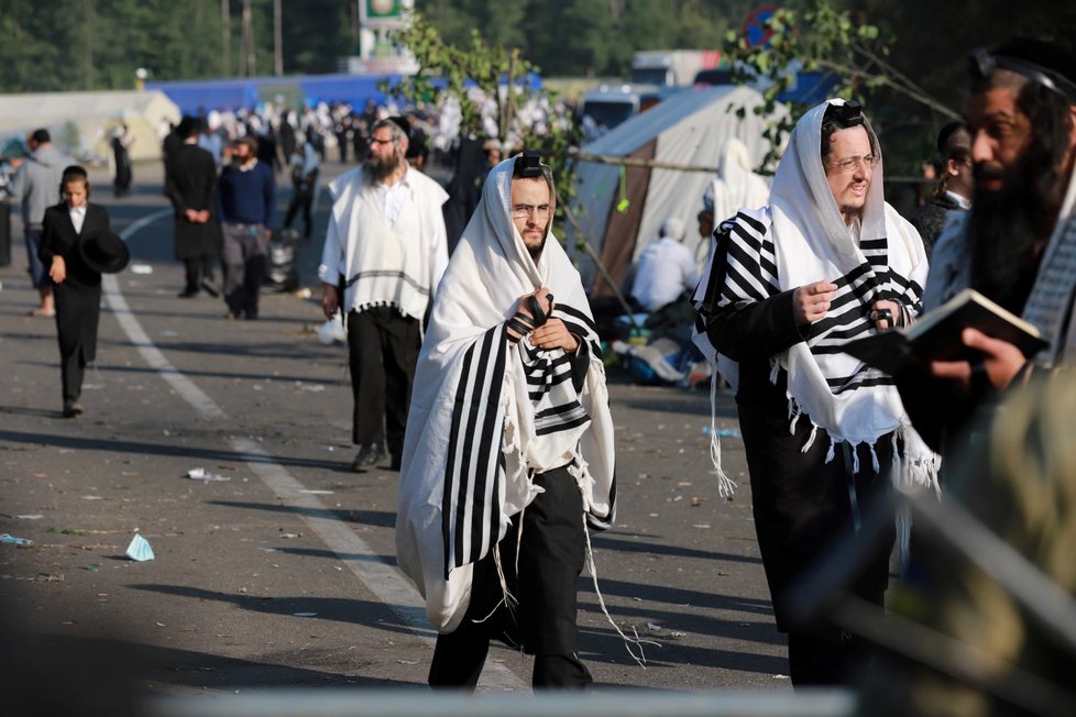 Židovští poutníci se začínají vracet od ukrajinských hranic. (17. 9. 2020)
