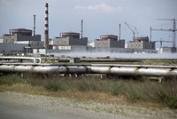 Střelba v Záporožské jaderné elektrárně: Rusové zranili pracovníka, nefungují čidla radiace